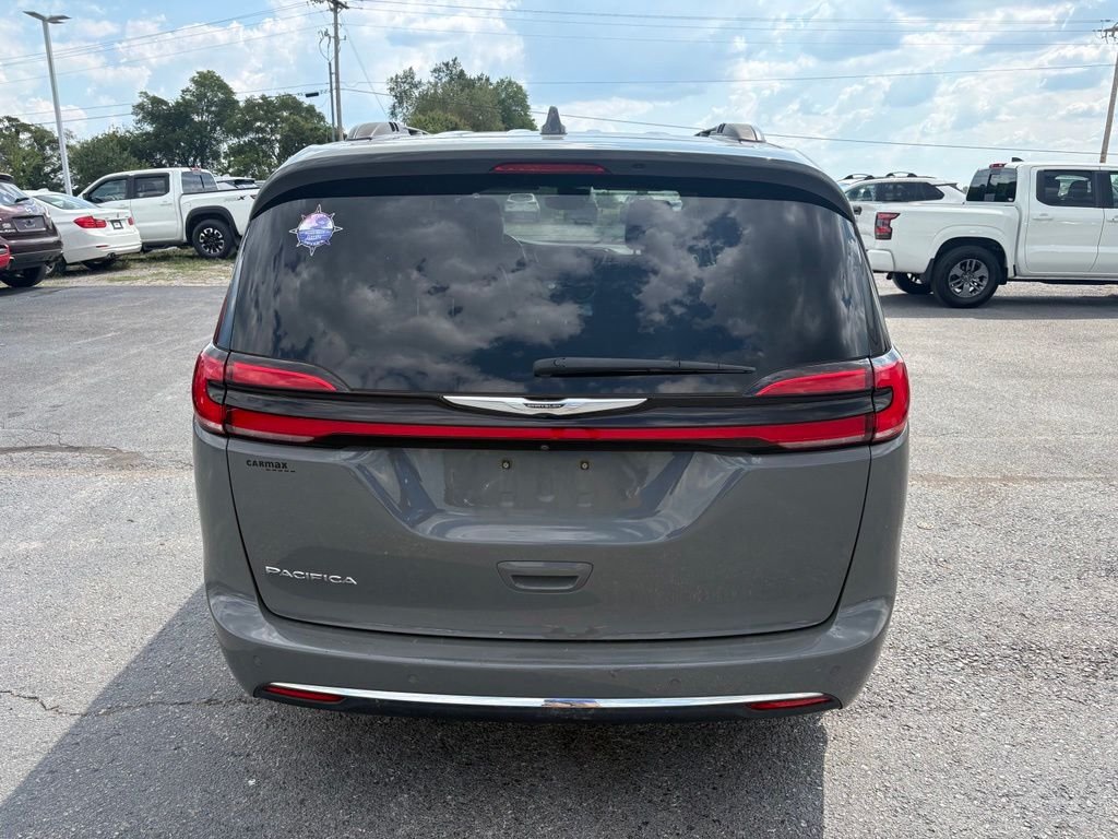 Used 2022 White Chrysler Touring L image 6