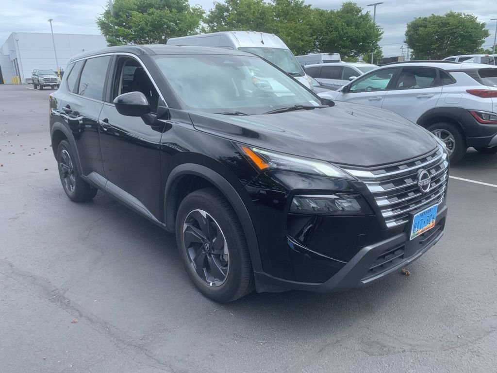 Used 2025 Super Black Nissan SV image 5