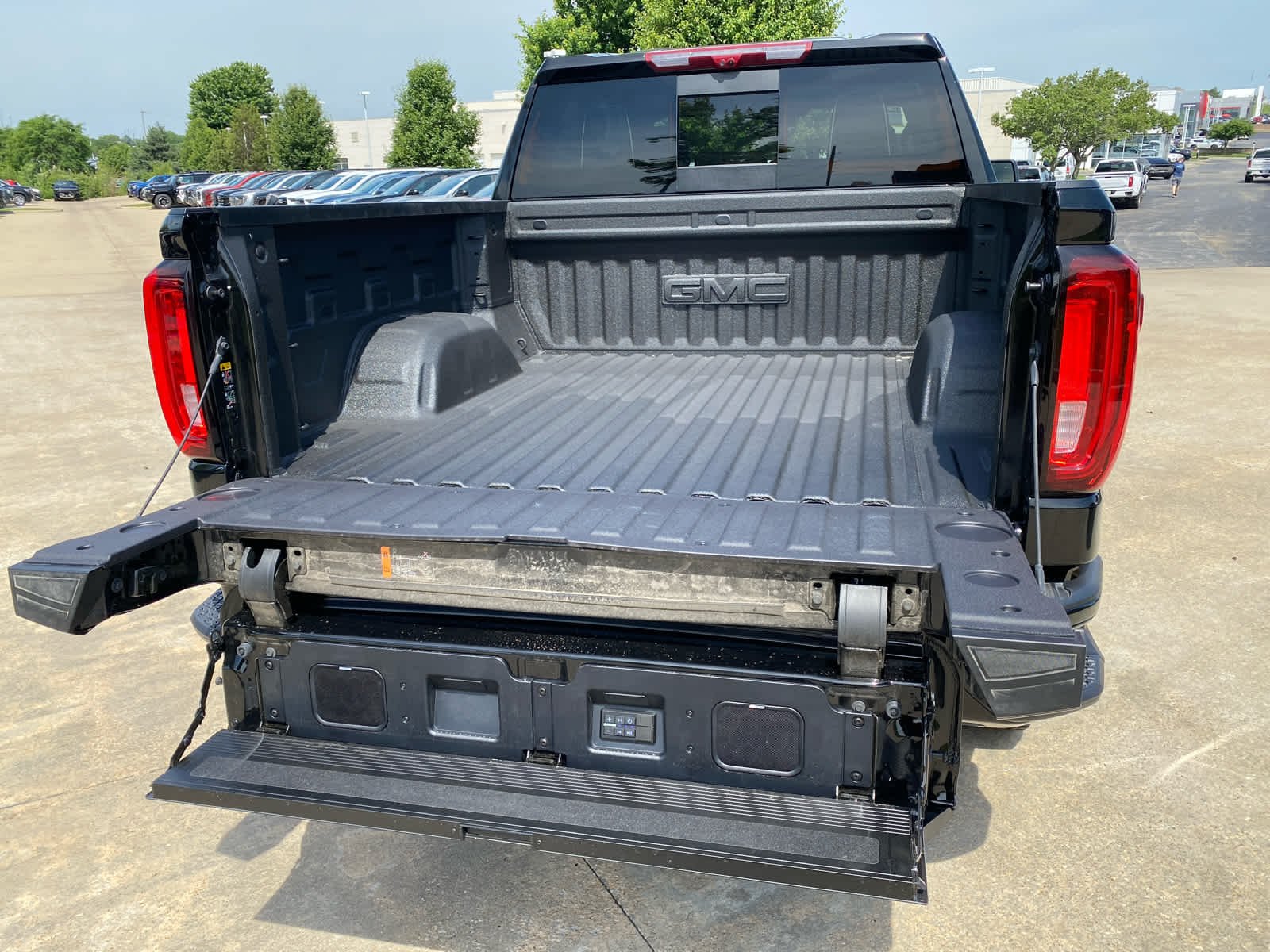 2026 GMC Sierra 1500 AT4X - Photo 28