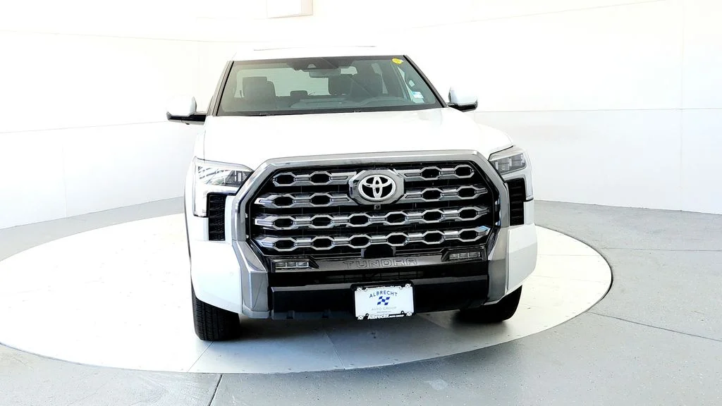 New 2026 Wind Chill Pearl Toyota Platinum image 8