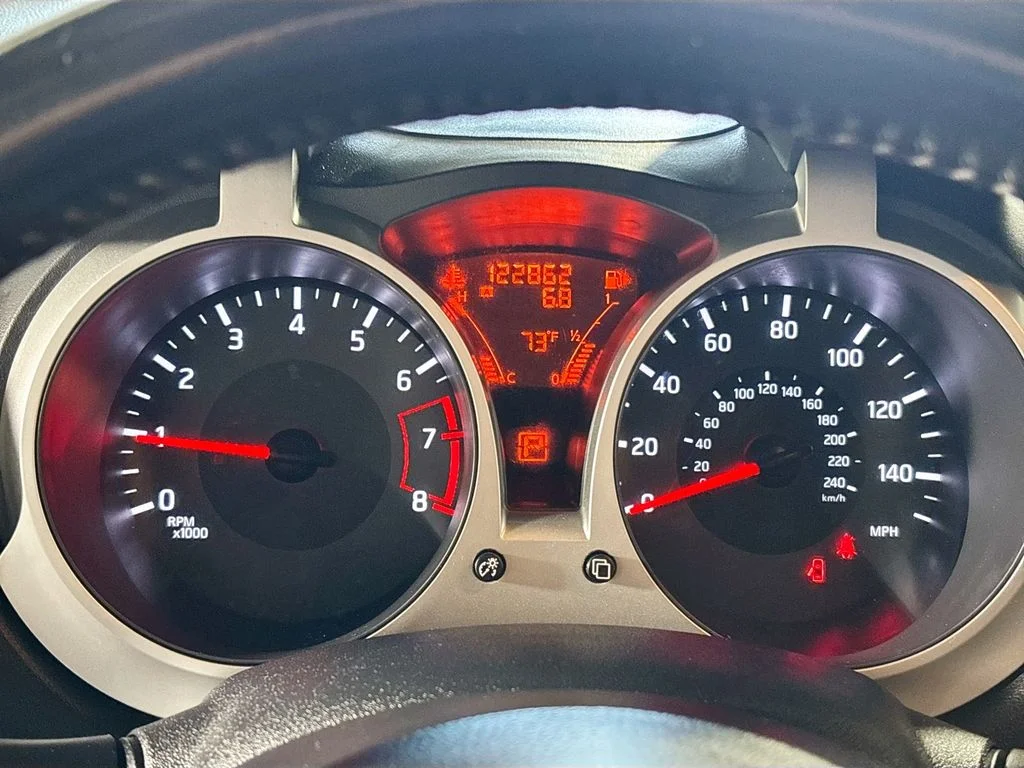 Used 2015 Black Nissan SL image 14