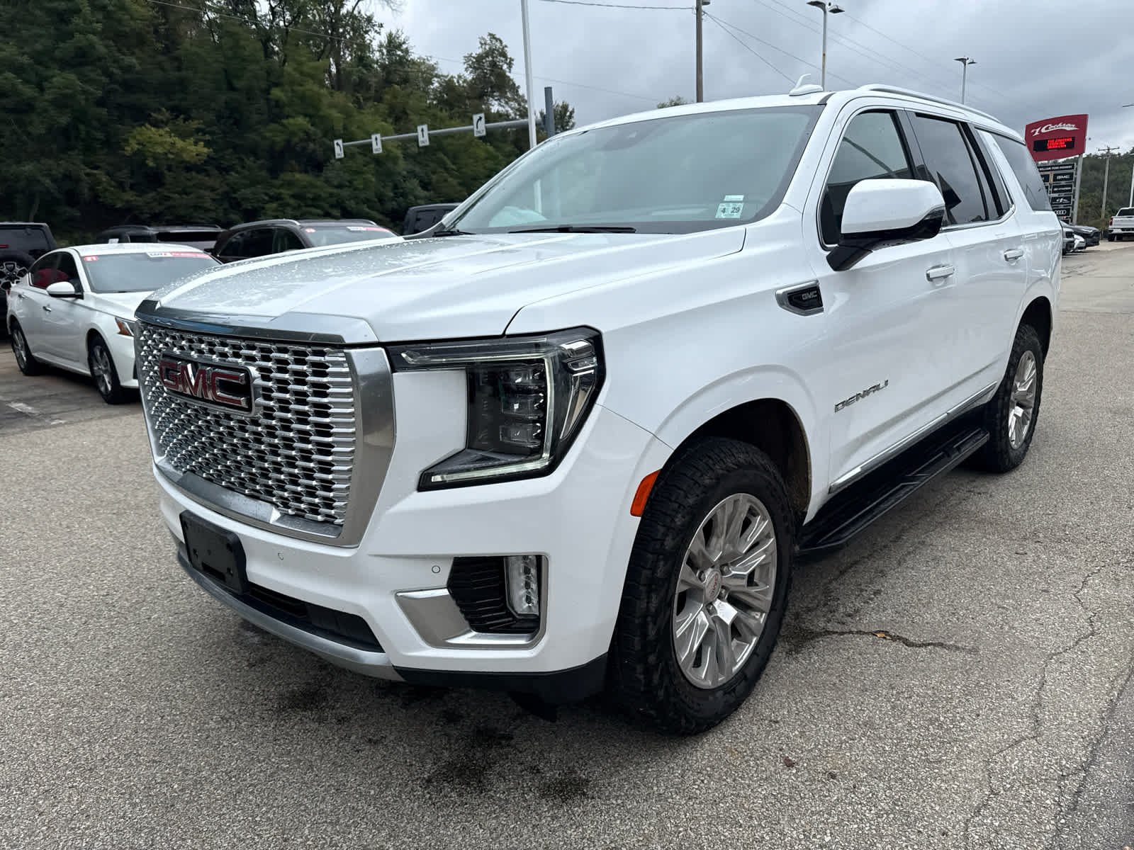 Used 2024 Summit White GMC Denali image 3