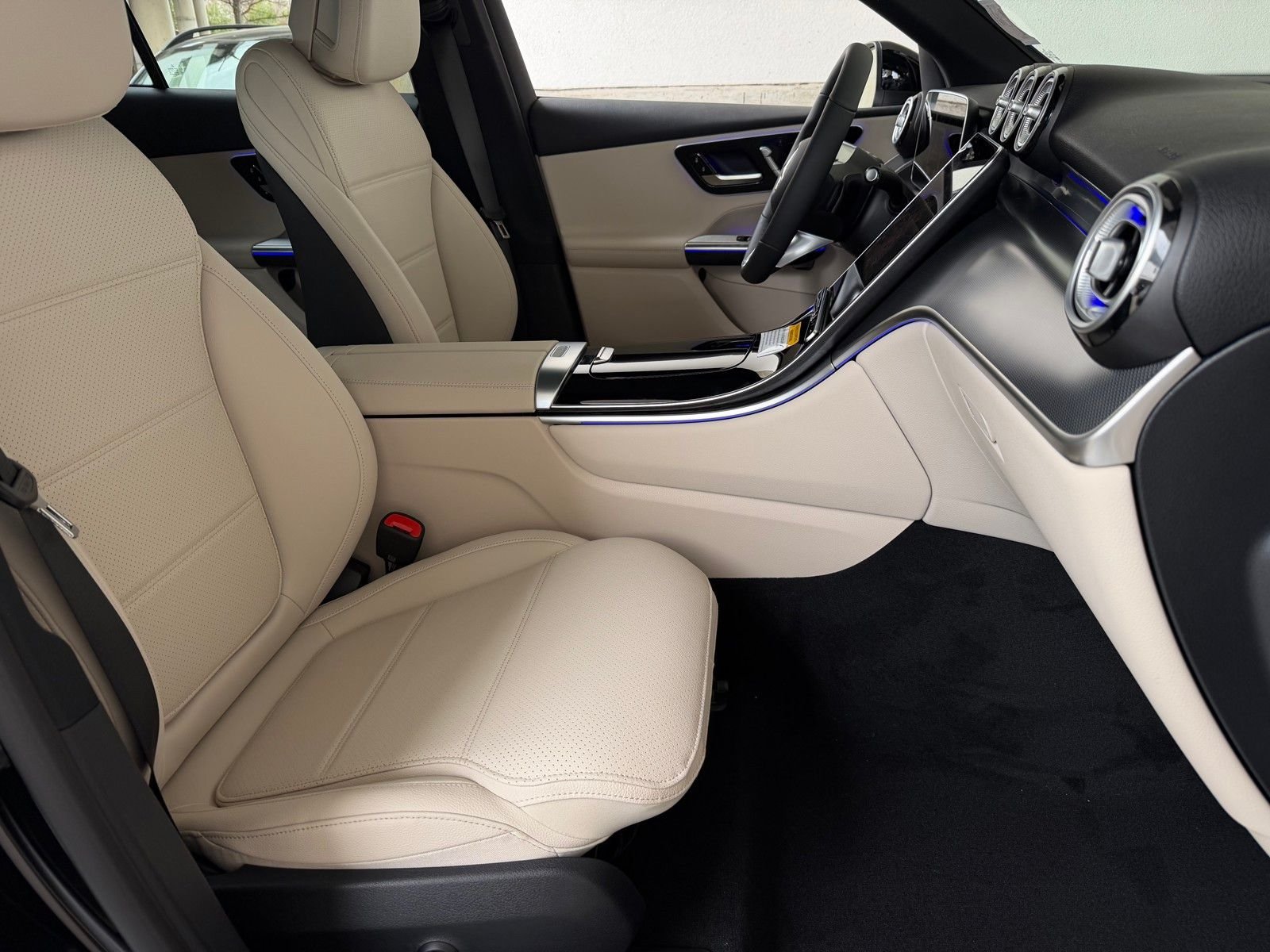 New 2026 Black Mercedes-Benz GLC 300 image 16