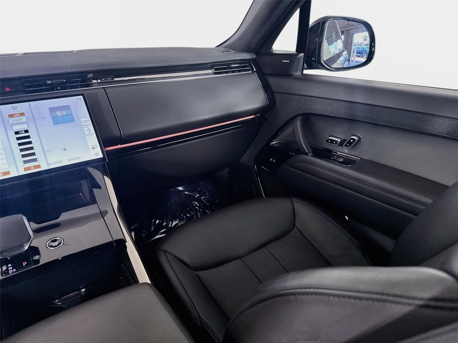 Used 2025 Santorini Black Metallic Land Rover SE image 26
