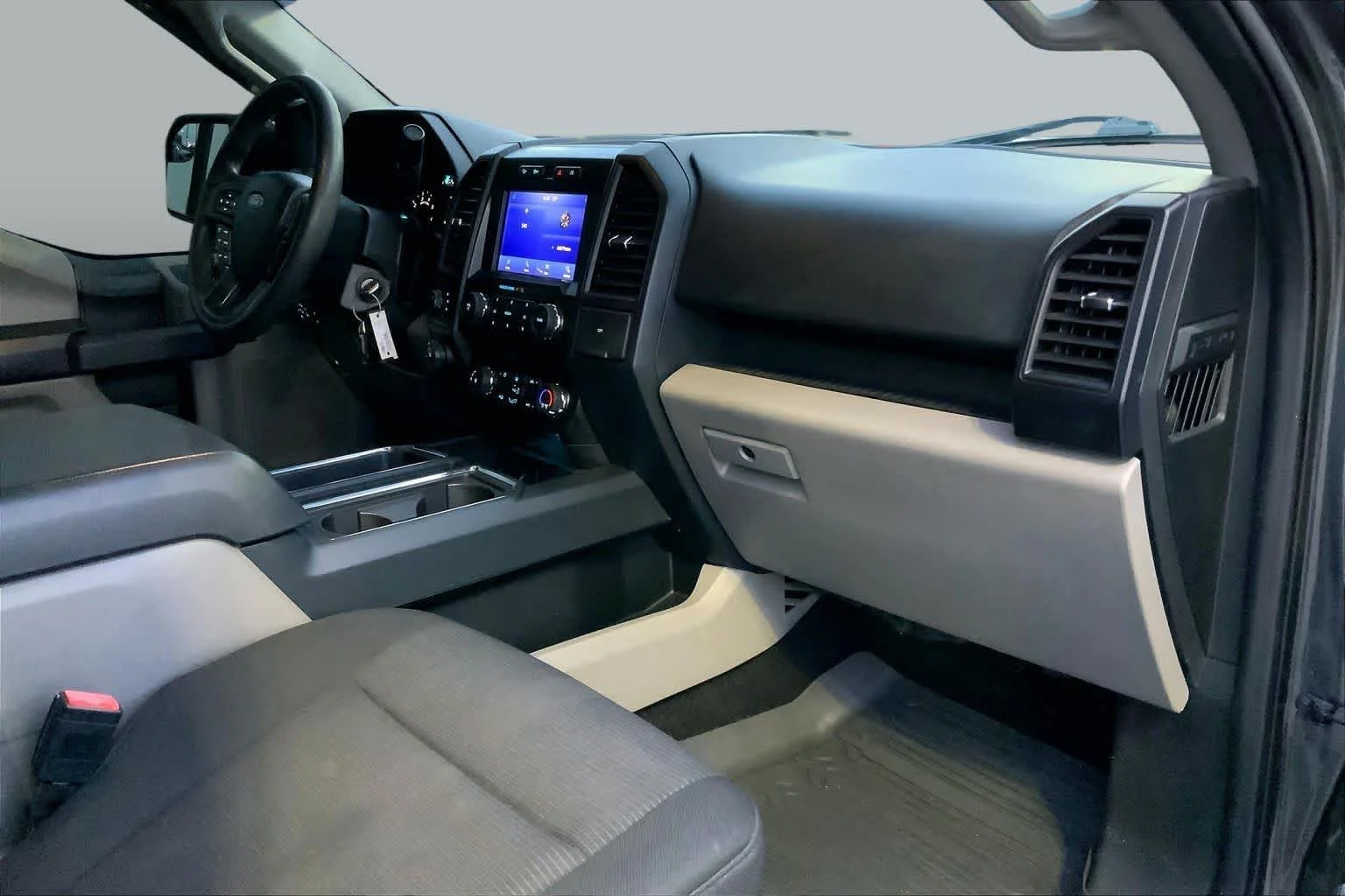 Used 2020 Magnetic Metallic Ford XL image 17