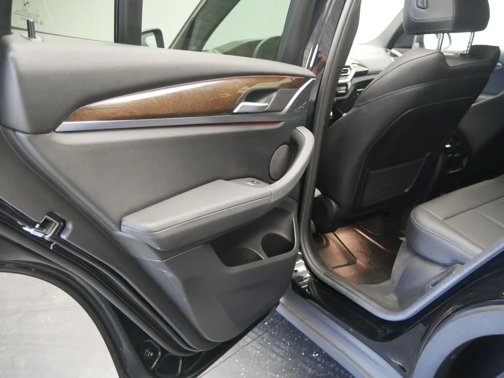 Used 2023 Jet Black BMW xDrive30i image 18