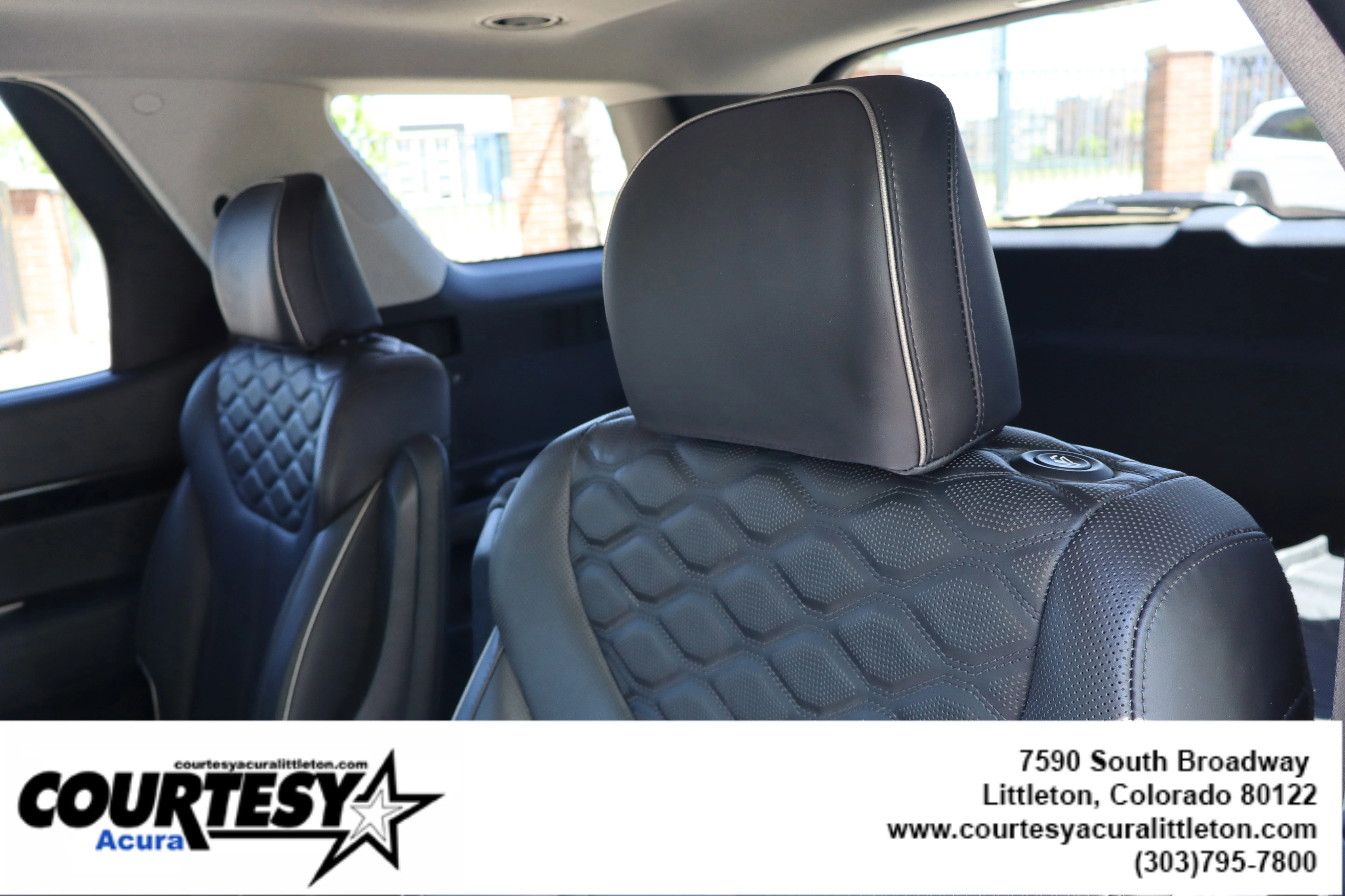 Used 2022 Moonlight Cloud Hyundai Limited image 26