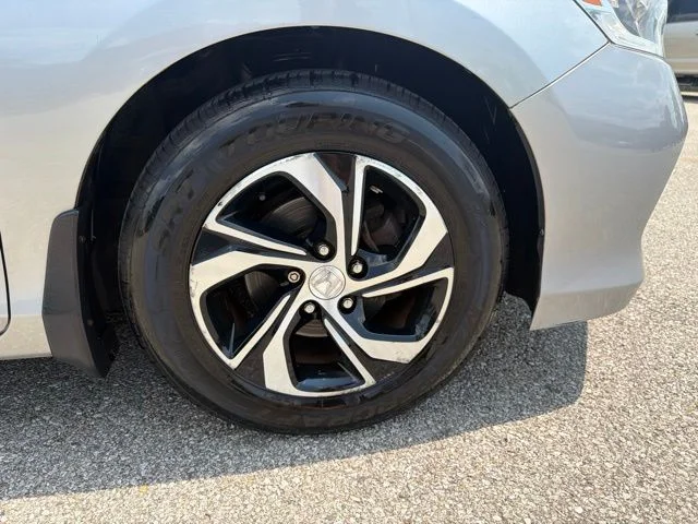 Used 2017 Silver Honda LX image 30