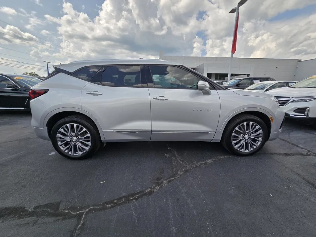 Used 2021 SILVER ICE METALLIC Chevrolet Premier image 8