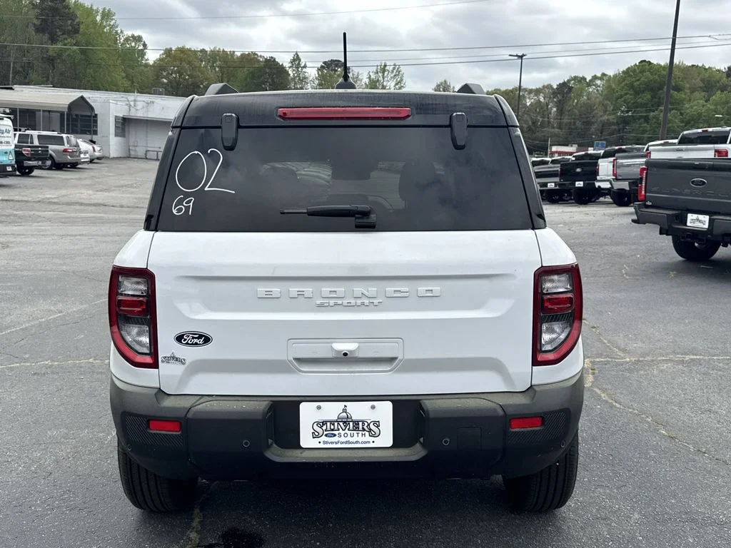 New 2026 White Ford Outer Banks image 6