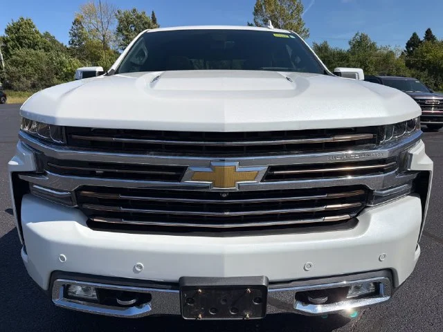 Used 2019 IRIDESCENT PEARL TRICOAT Chevrolet High Country image 9