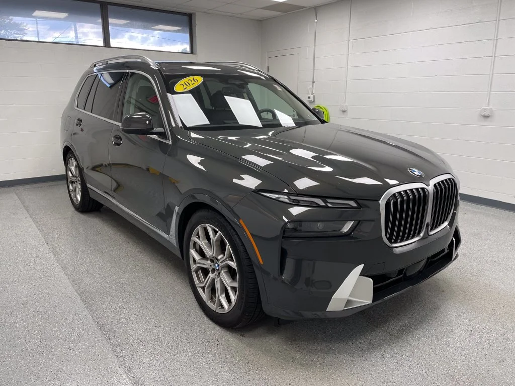 Used 2026 Gray Metallic BMW xDrive40i image 3