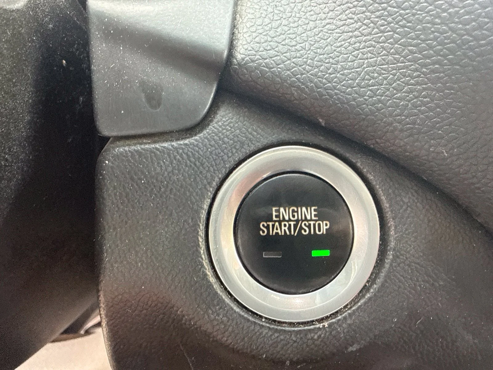 Used 2019 SUMMIT WHITE Chevrolet LT image 23