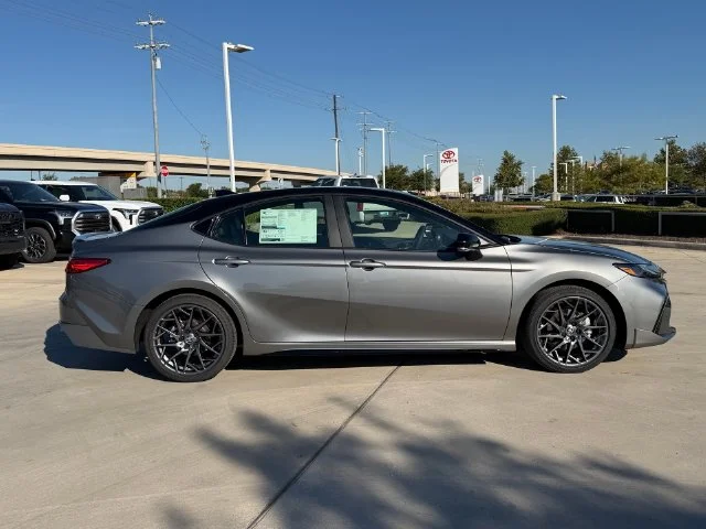 New 2026 Heavy Metal with Midnight Black Metallic roof Toyota XSE image 5