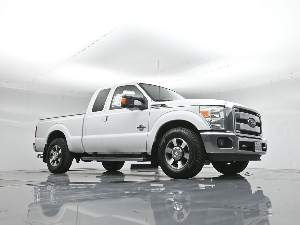 Used 2013 White Ford Lariat image 3