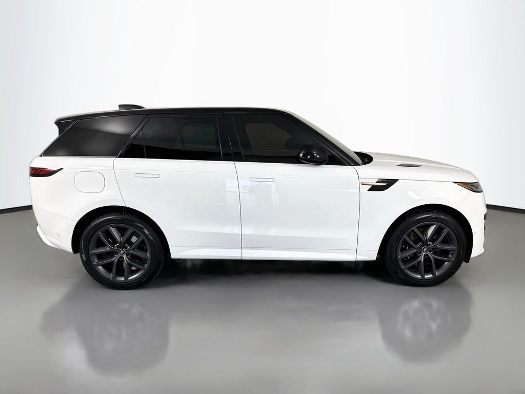 Used 2025 White Land Rover Dynamic SE image 8