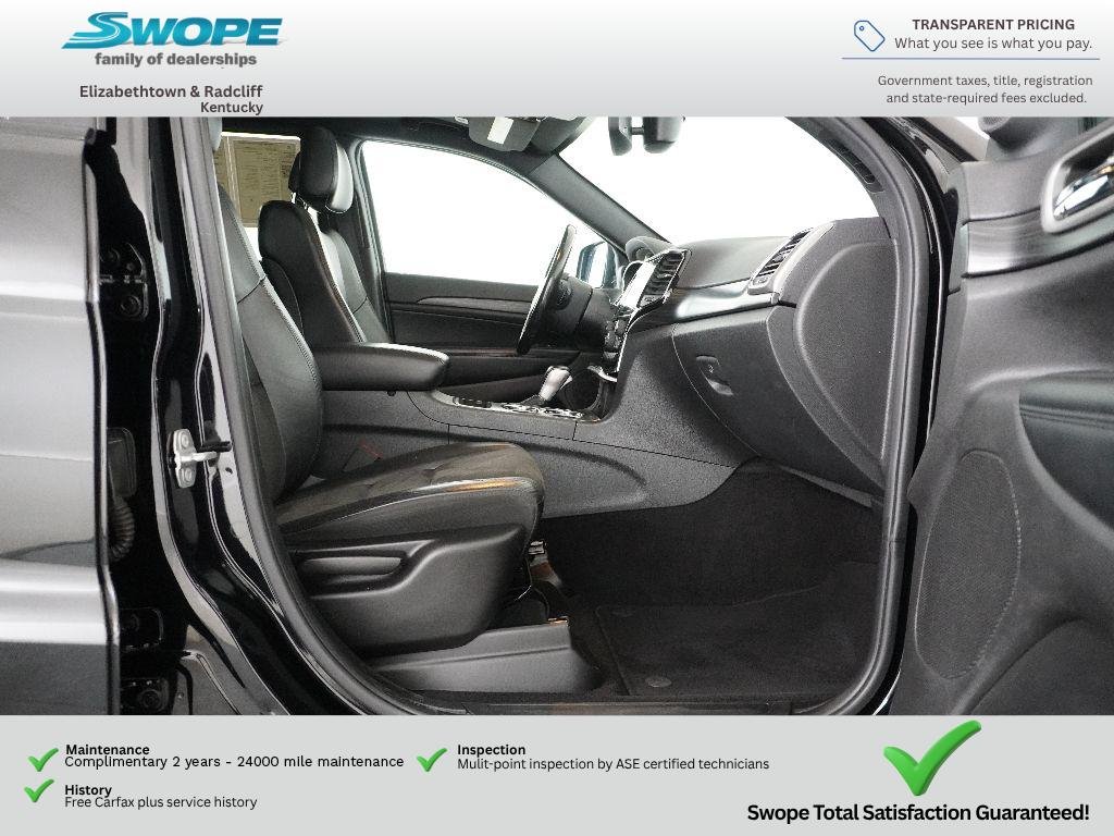 Used 2019 Diamond Black Crystal Pearlcoat Jeep Altitude image 10