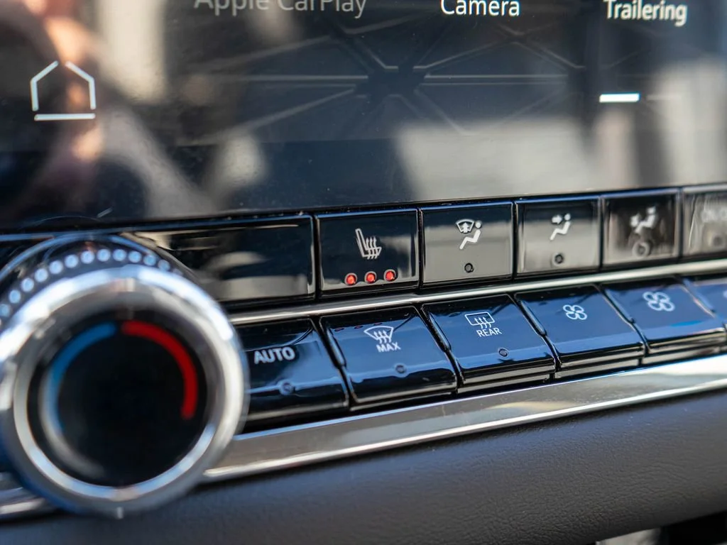 New 2026 Onyx Black GMC Elevation image 24