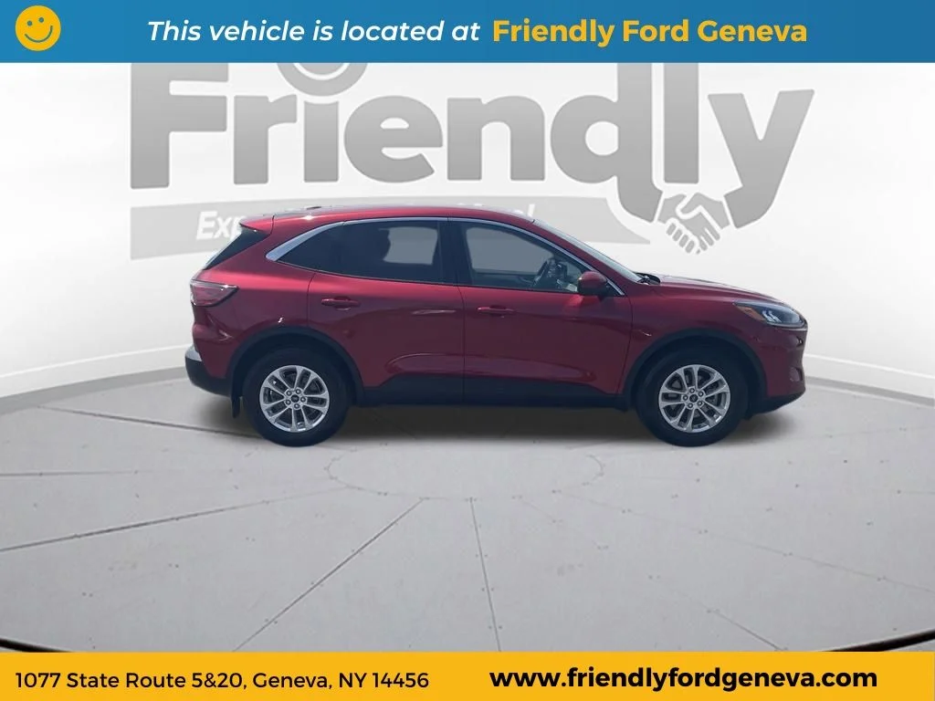 Used 2020 Red Ford SE image 4
