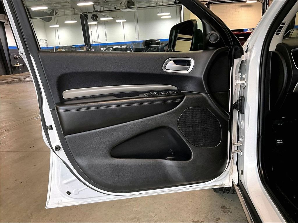 Used 2020 White Dodge SXT Plus image 9