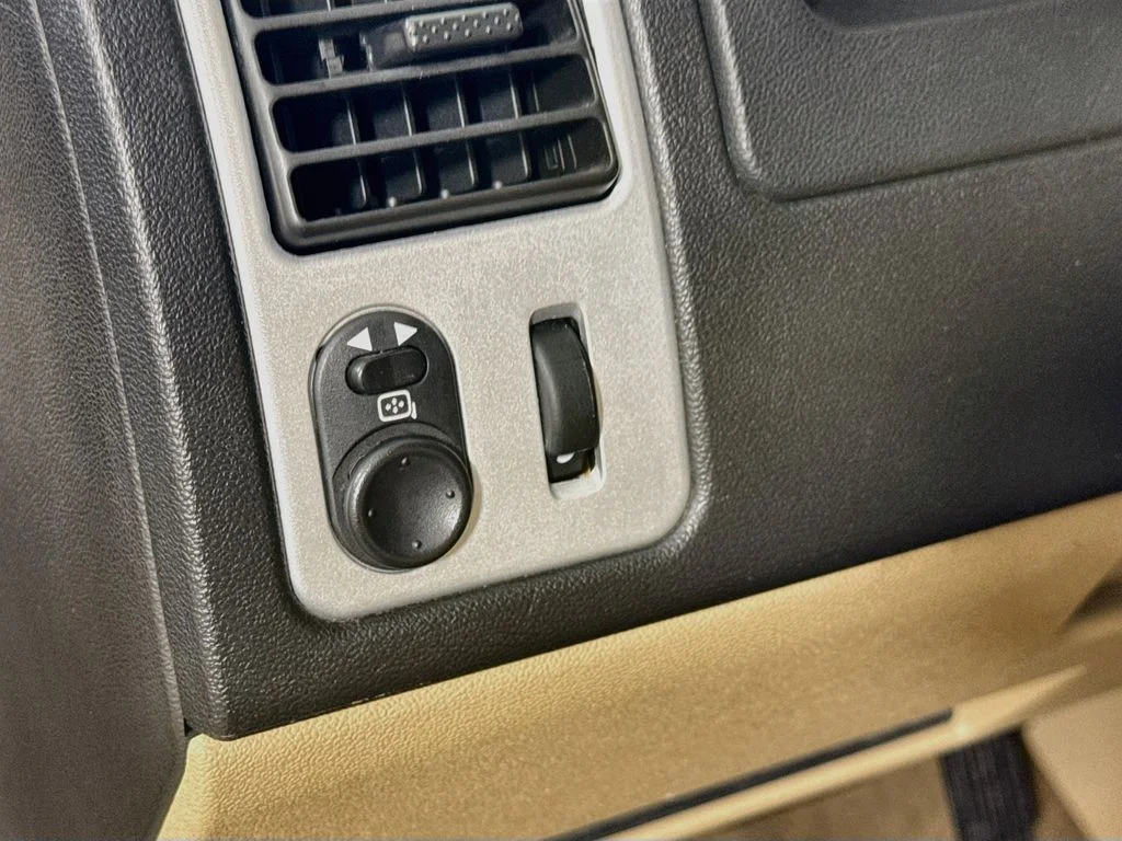 Used 2008 Beige Chevrolet LT image 10