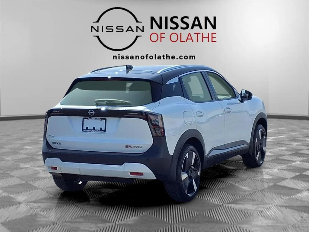 Used 2025 White Nissan SR image 28