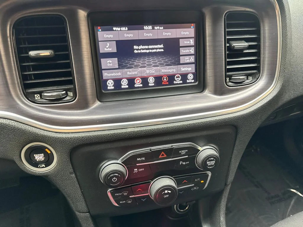Used 2018 Gray Dodge SXT image 61