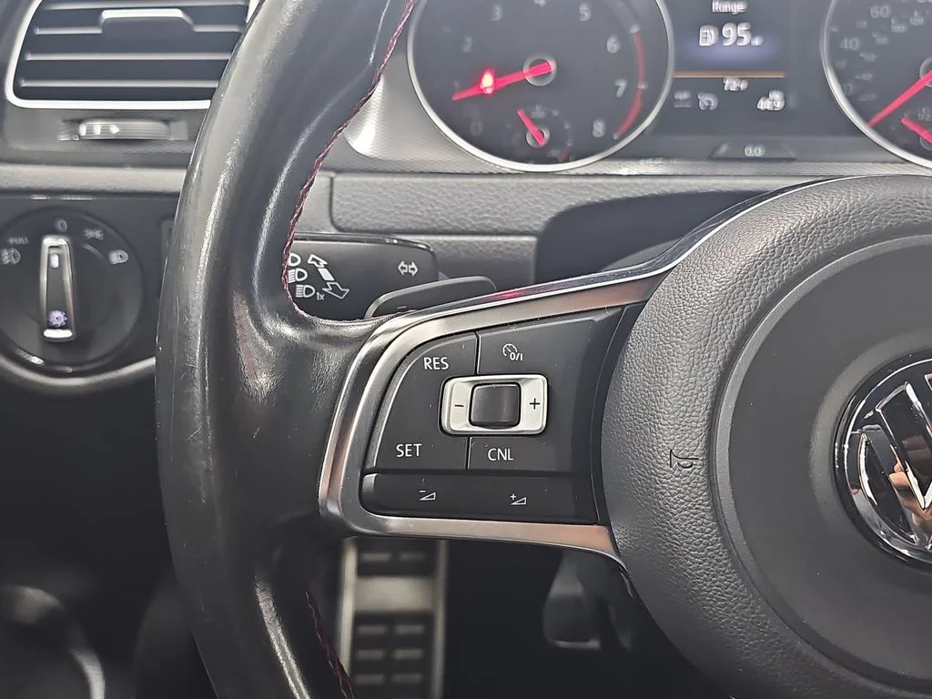 Used 2016 Silver Volkswagen S image 19