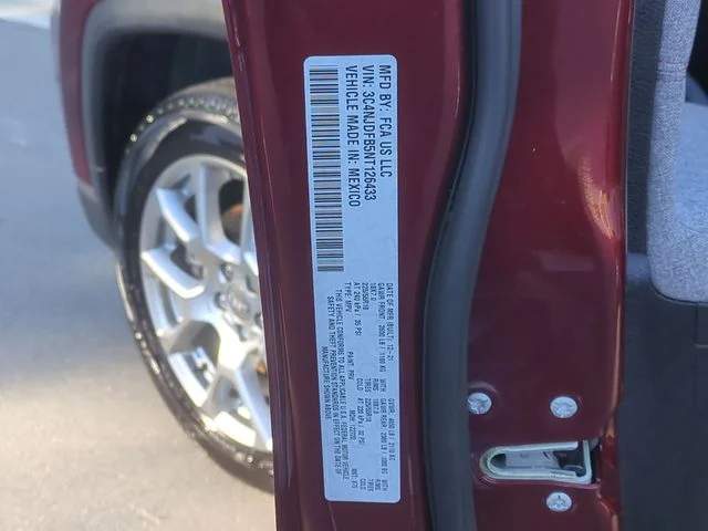 Used 2022 Red Jeep Latitude Lux image 26