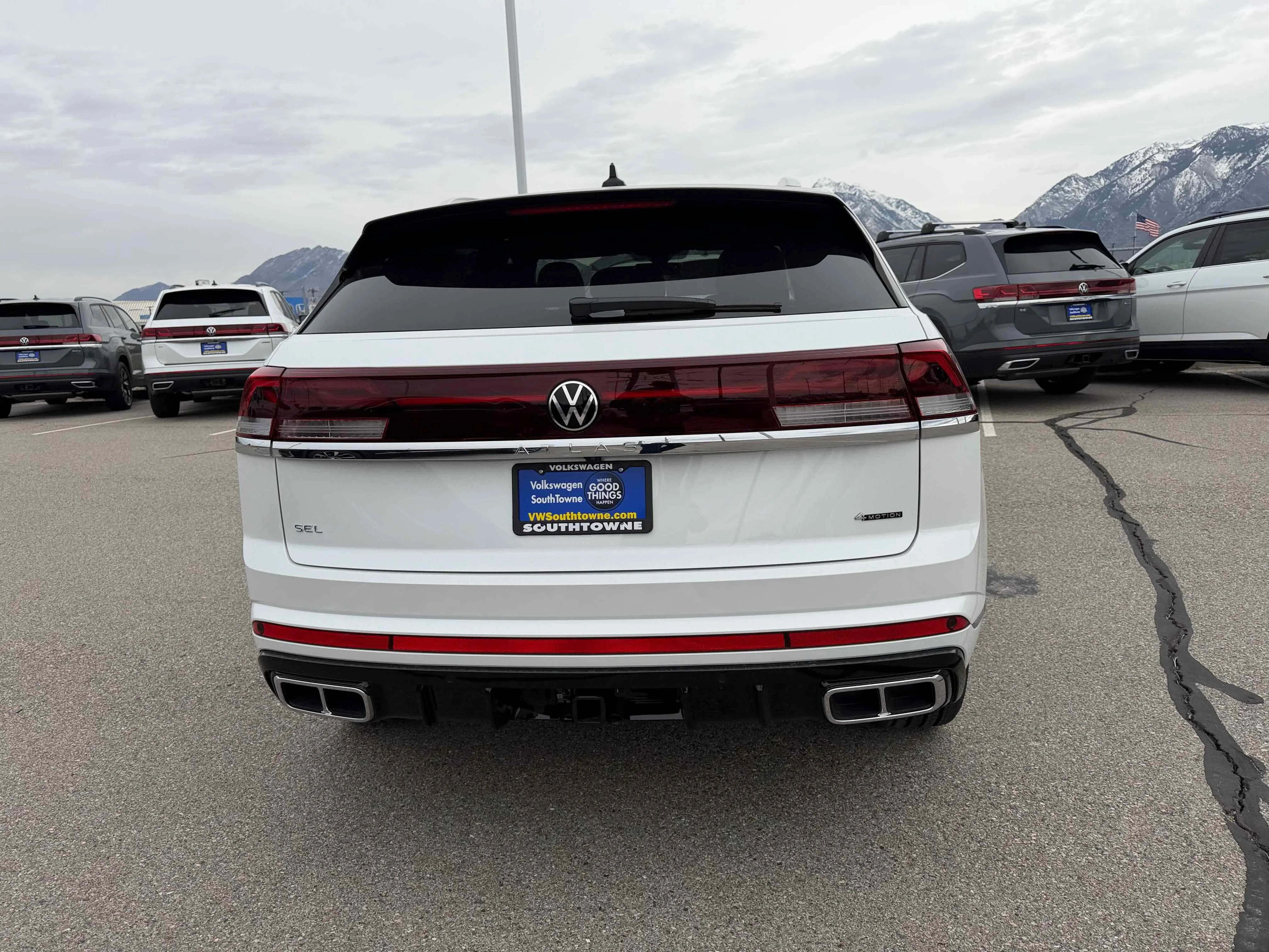 New 2026 Opal White Volkswagen 2.0T SEL Premium R-Line image 9