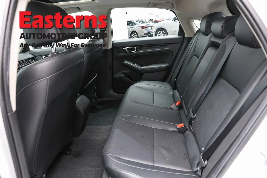 Used 2023 White Honda EX-L image 21