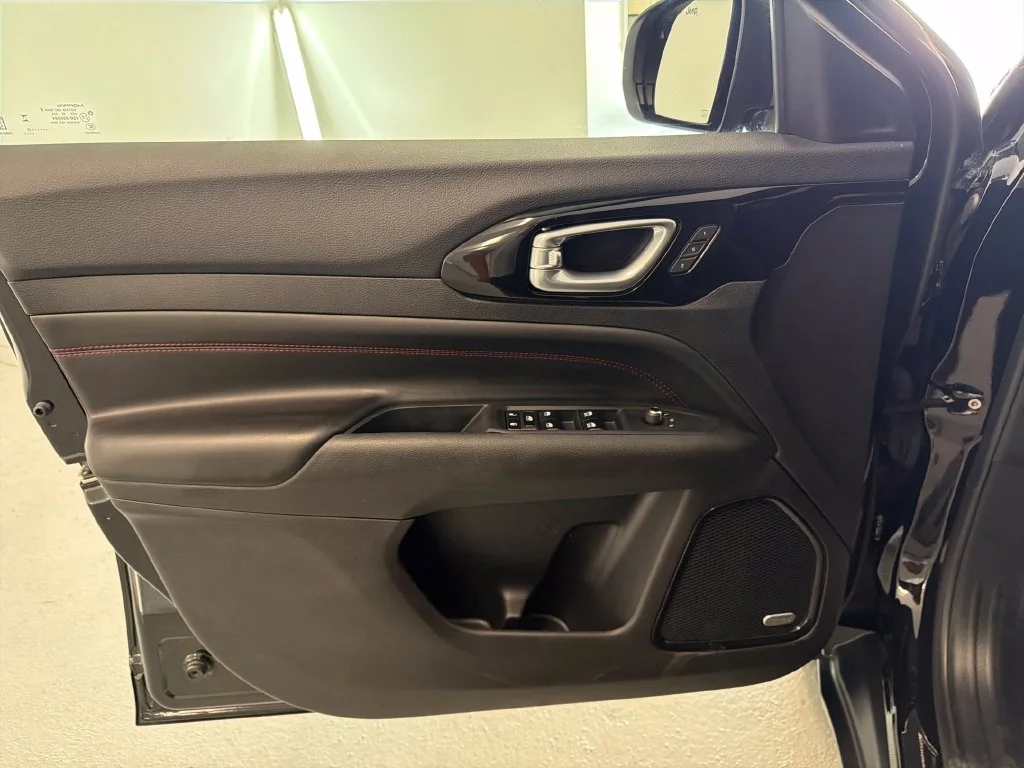 Used 2025 Black Jeep Trailhawk image 11