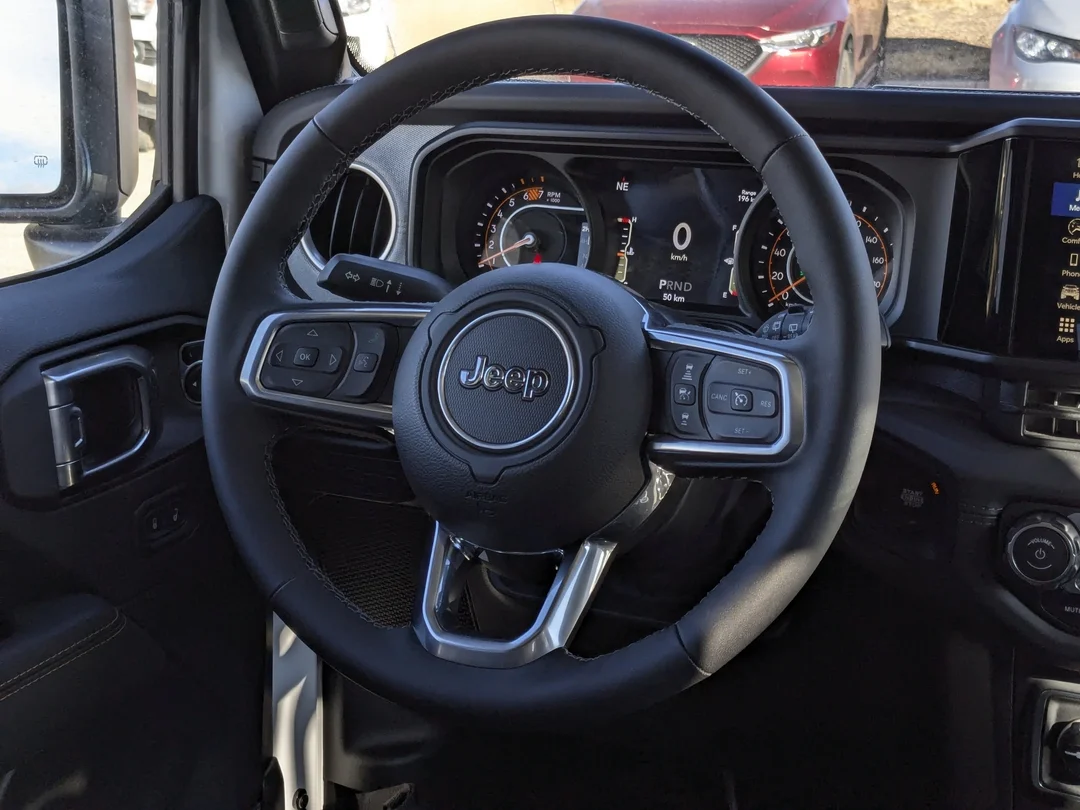New 2025 White Jeep Sahara - - 4x4 - 12.3 inch display - Blind Spot Mon - Body Color 3 Piece HT - & More! image 14