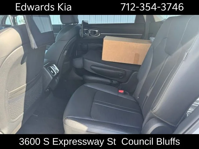 2025 Kia Sorento EX - Photo 12