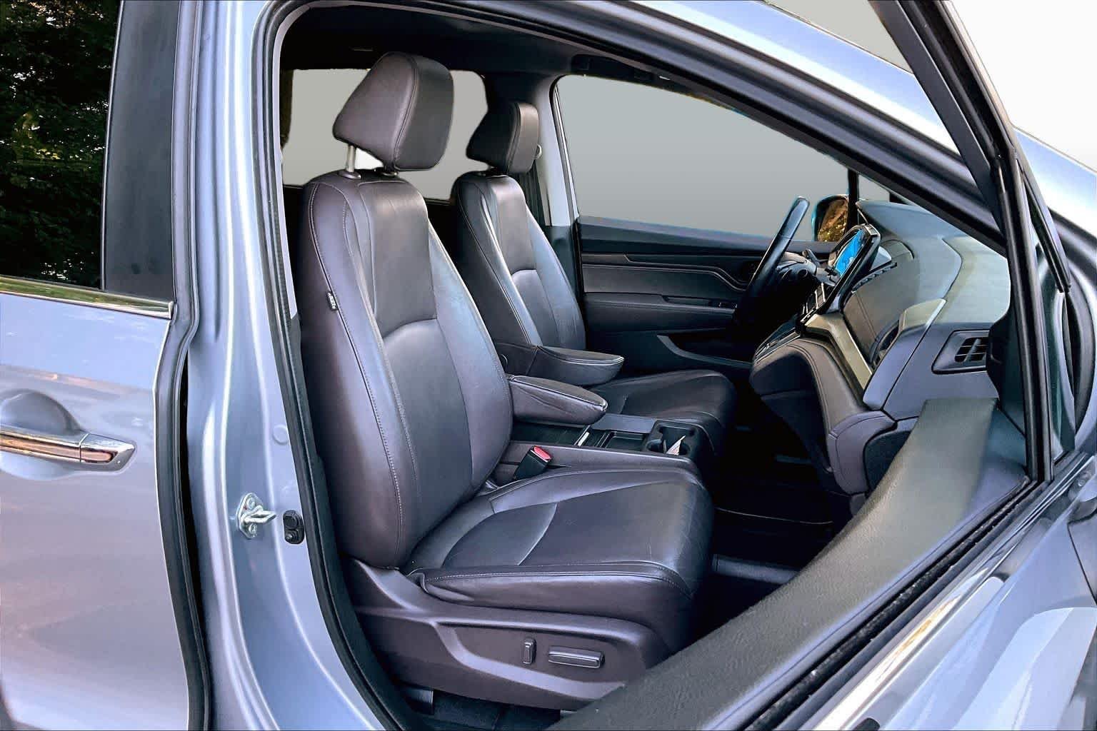 Used 2018 Lunar Silver Metallic Honda EX-L image 8