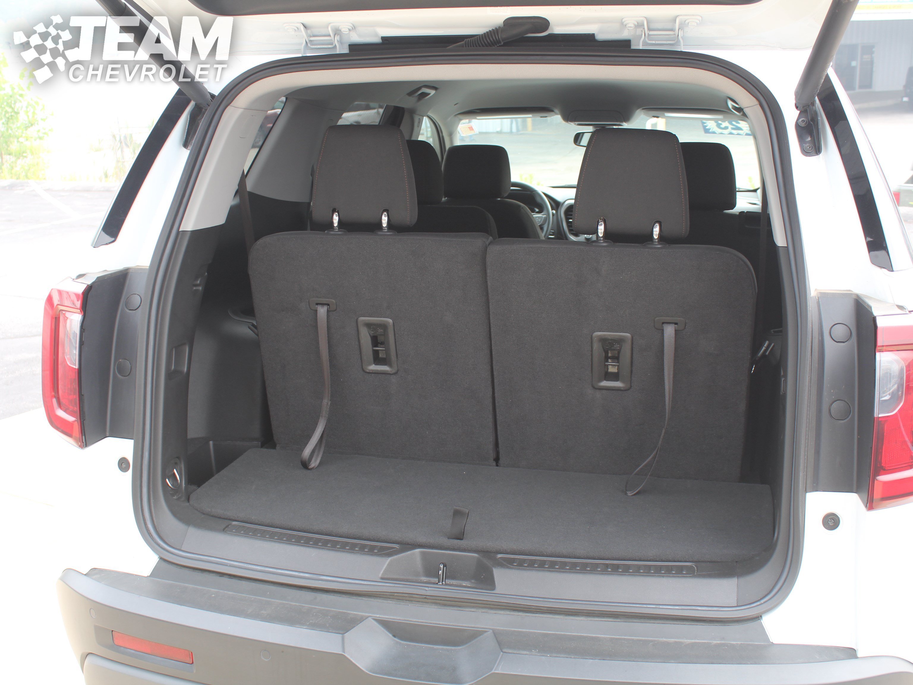 Used 2023 Summit White GMC AT4 image 31