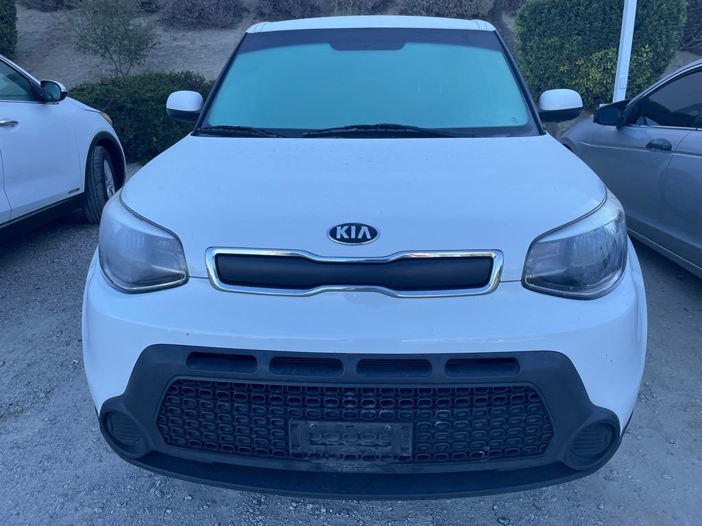 Used 2015 Clear White Kia Base image 3