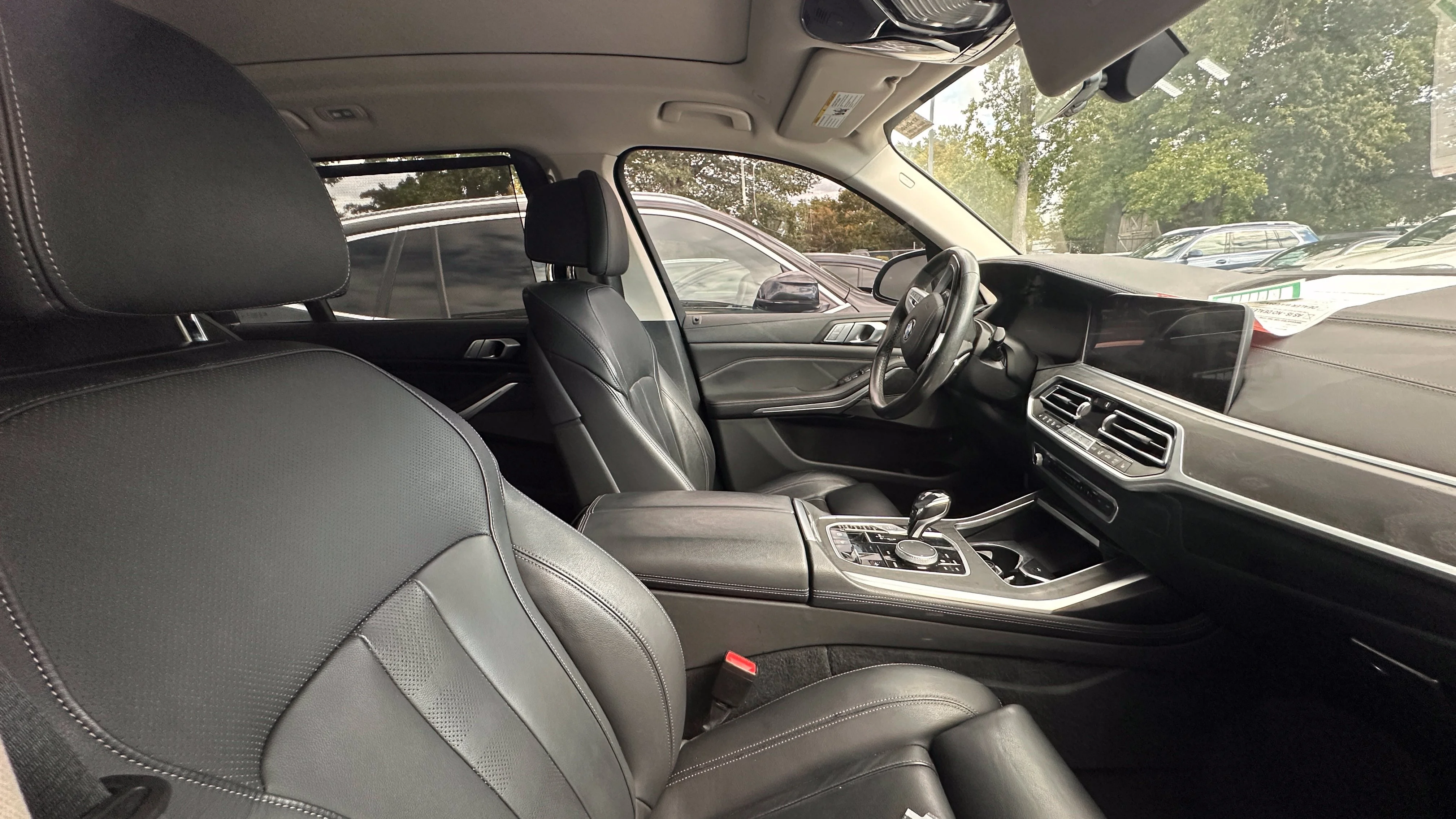 Used 2020 Black Sapphire Metallic BMW xDrive40i image 5