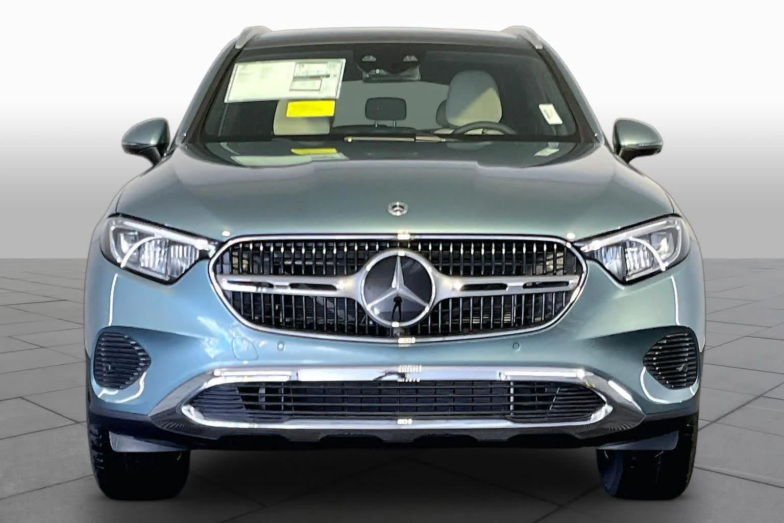 New 2027 Verde Silver Metallic Mercedes-Benz GLC 300 image 2
