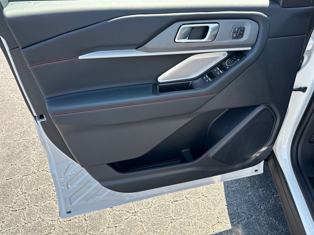 2025 Ford Explorer ST - Photo 10