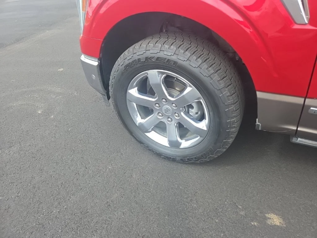 Used 2021 Red Ford King Ranch image 26