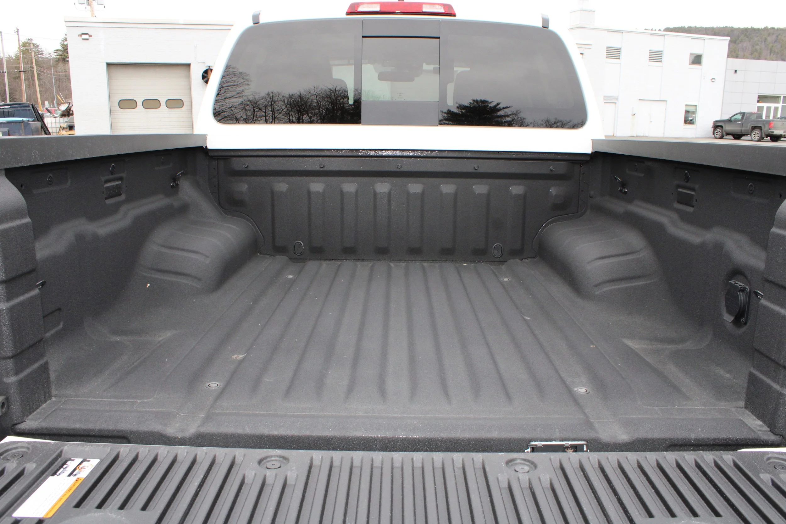 New 2026 Glacier White Nissan Crew Cab S image 5