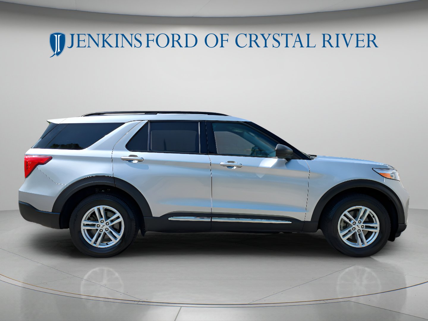 Used 2023 Iconic Silver Metallic Ford XLT image 3