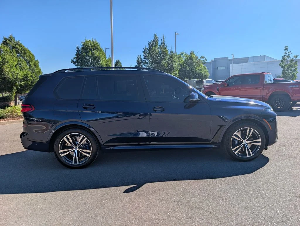 Used 2025 Blue BMW xDrive40i image 7