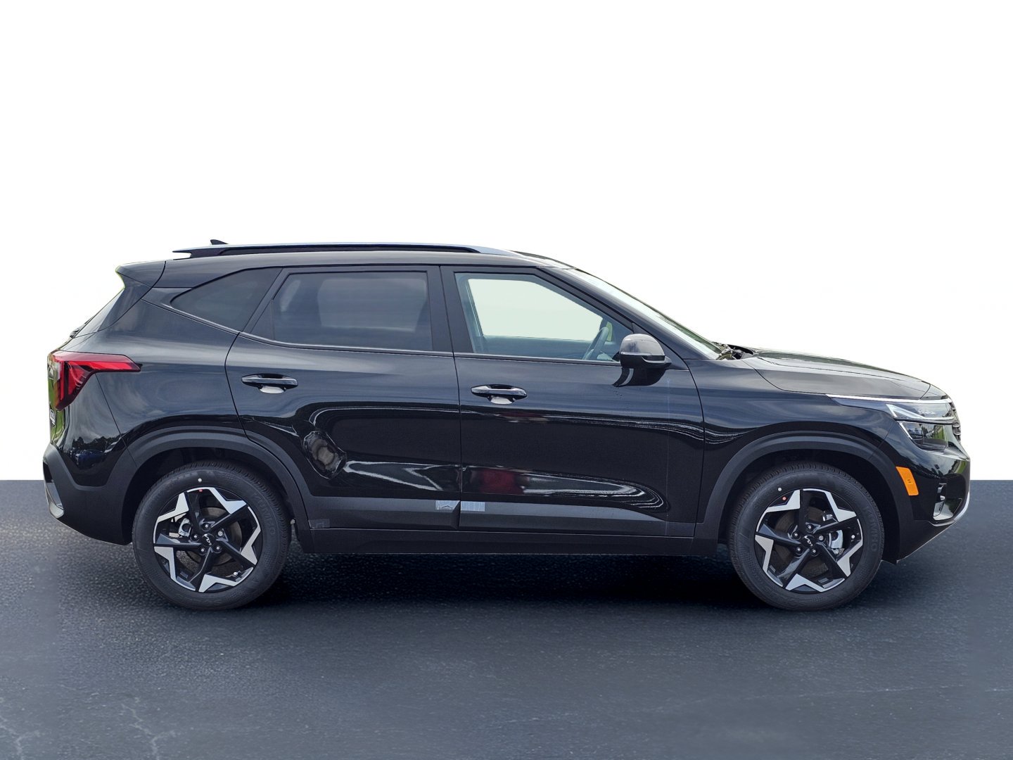 New 2026 Fusion Black Kia S image 7