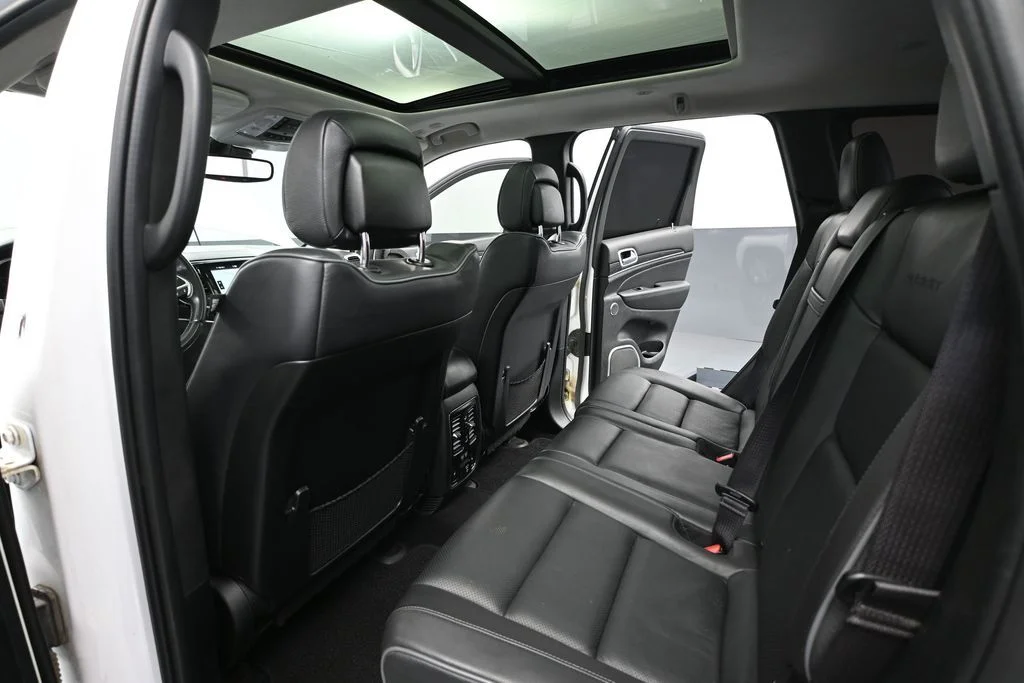 Used 2021 Off-white Jeep Summit image 31