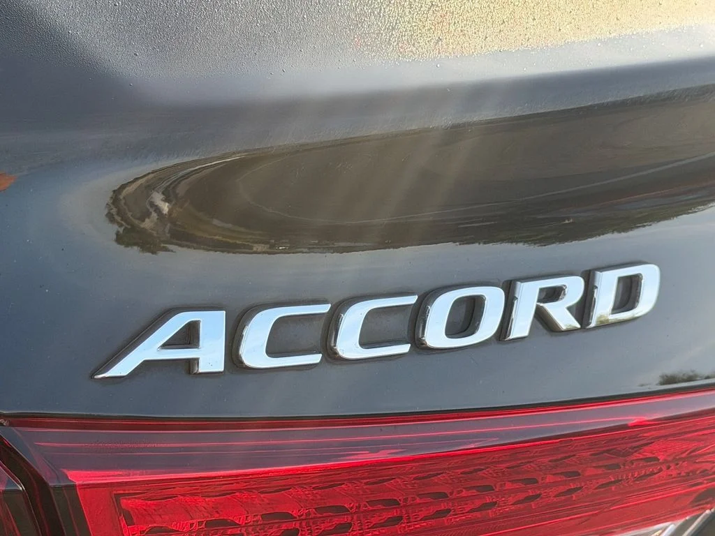 Used 2022 Black Honda Touring image 14