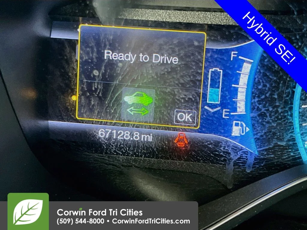 Used 2013 Oxford White Ford SE image 2