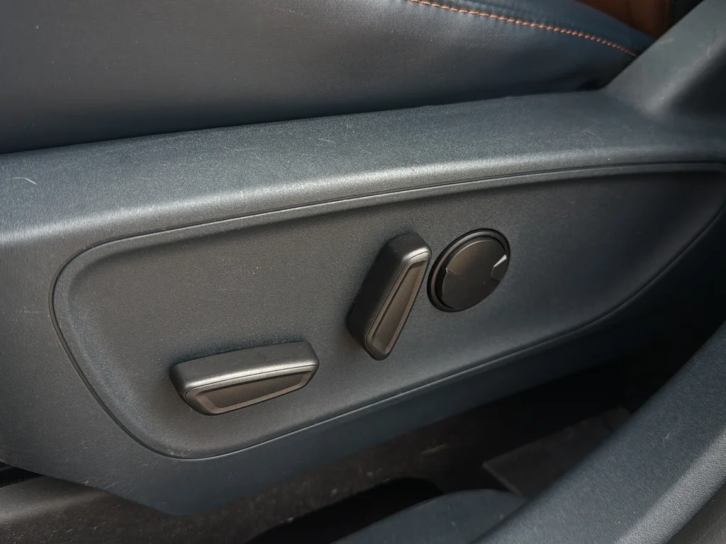 Used 2022 Cactus Ford Lariat image 10