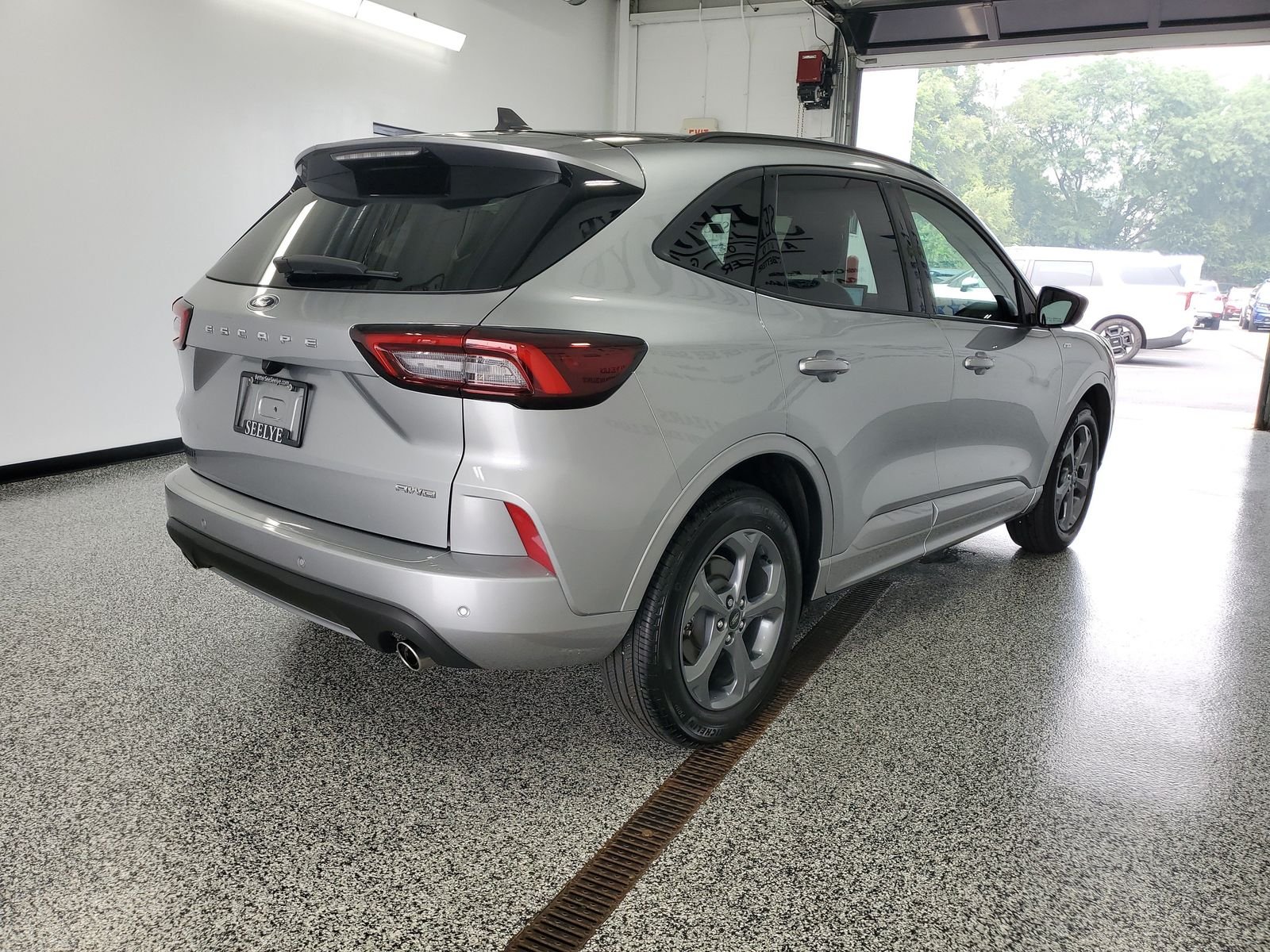 Used 2023 Silver Ford ST-Line image 4